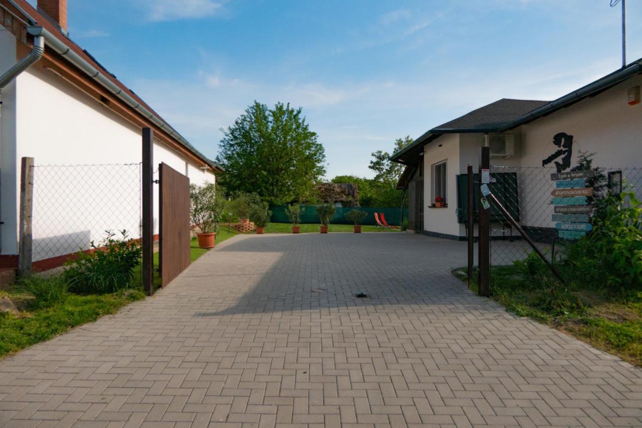 Pontyhalász Vendégház Tiszabábolna Exterior foto